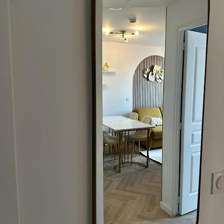 Moon 41 - 4p Apartment Nizza